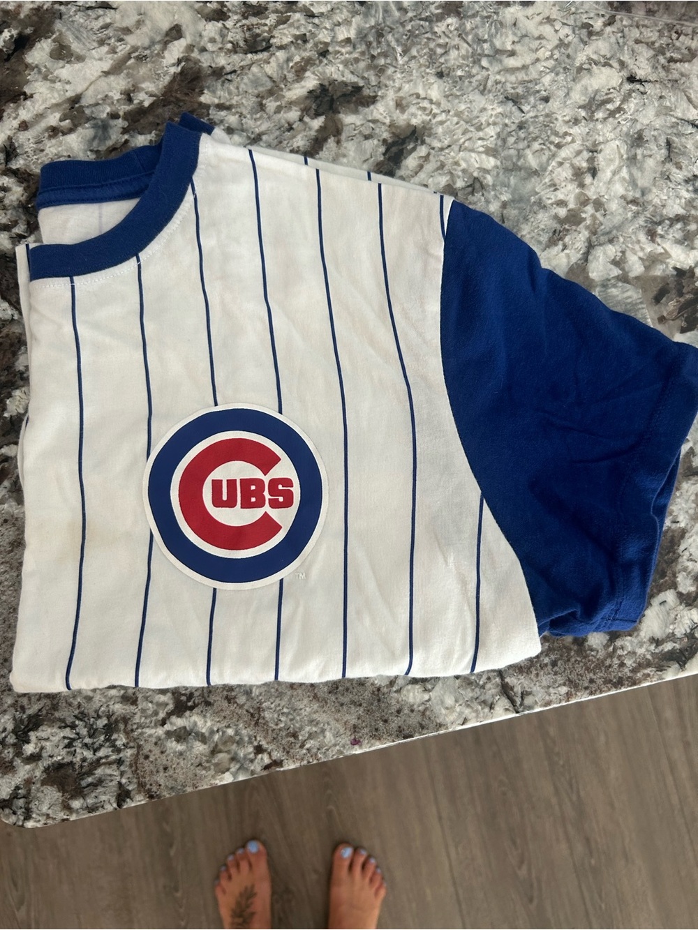 Chicago Cubs MLB Pinstripe Baseball Jersey T‑Shirt fromTailgate Women’s Sz Med - Picture 3 of 6
